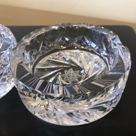 Vintage Crystal Ashtrays matching set - Picture 15 of 15